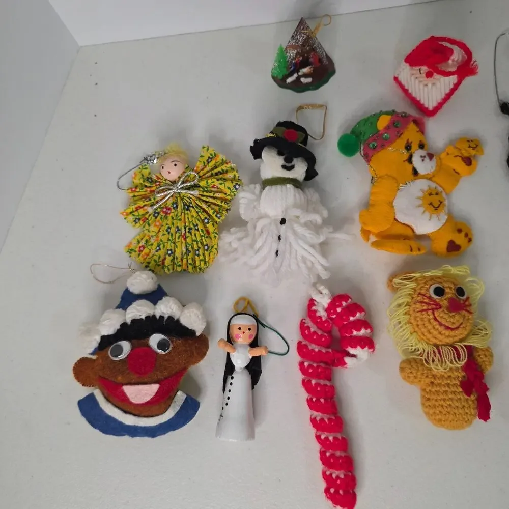 Lot 19 Vintage Handmade Christmas Ornaments Yarn Felt Crochet Pom Pom Sesame St